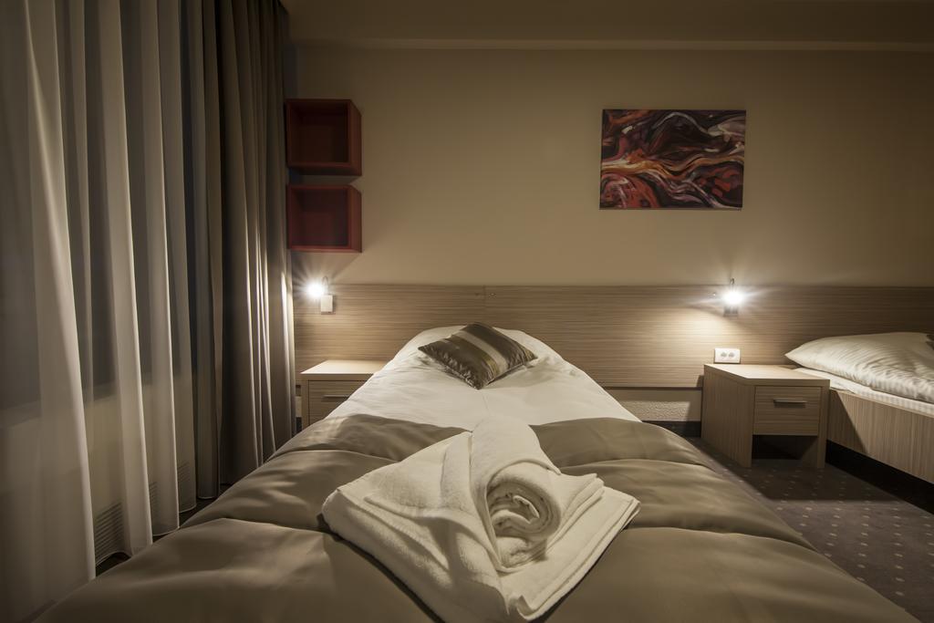 Drina Hotel Bijeljina Exteriör bild